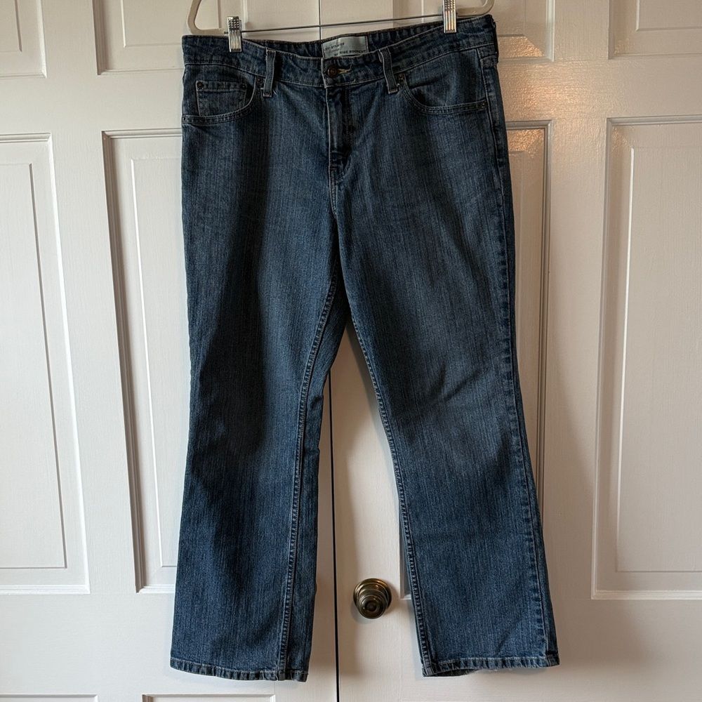 Levi Strauss Signature Mid-rise Bootcut 99% cotton 1% spandex 12 short rigid